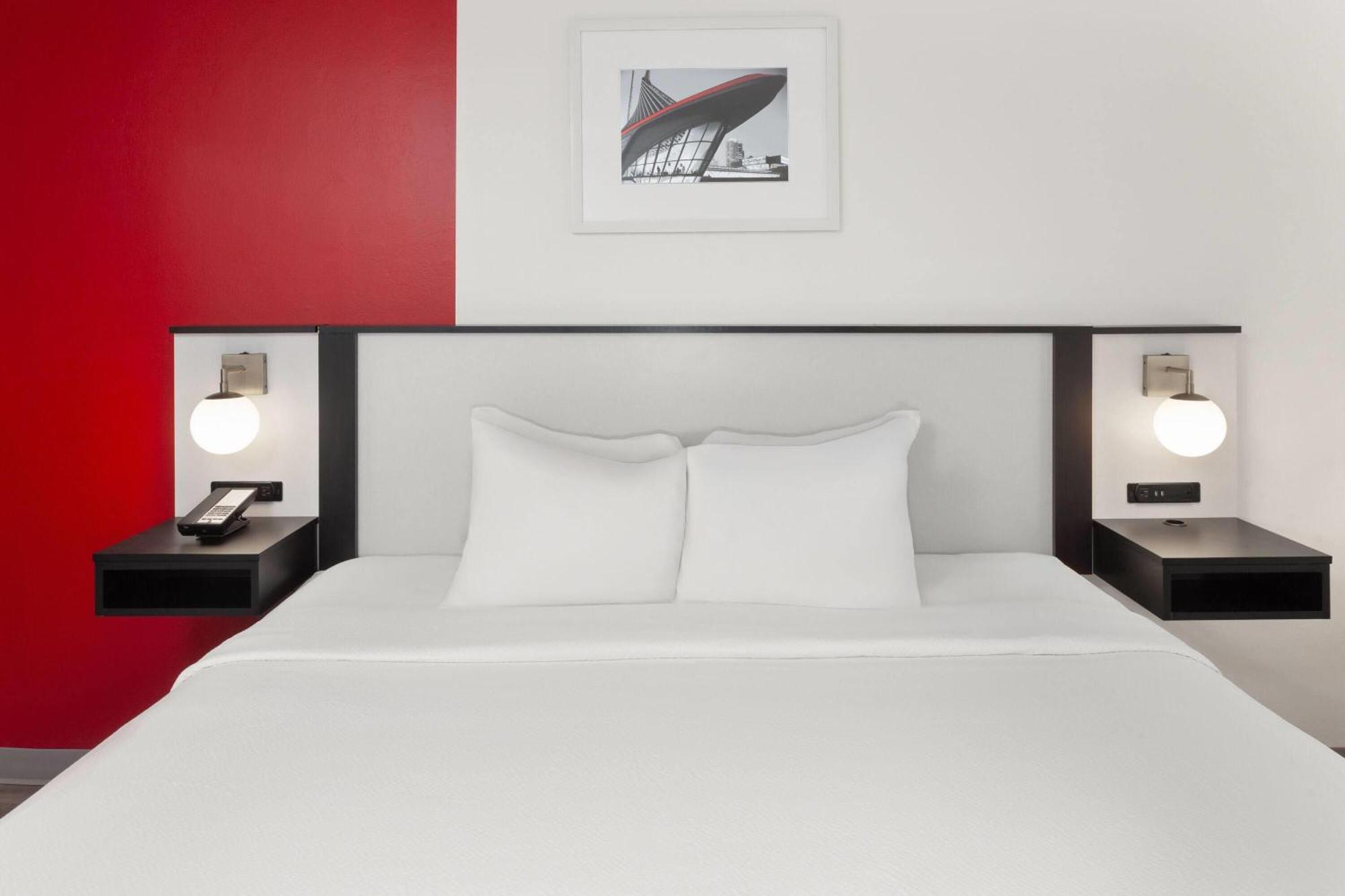 فندق Ramada By Wyndham ميلووكي المظهر الخارجي الصورة