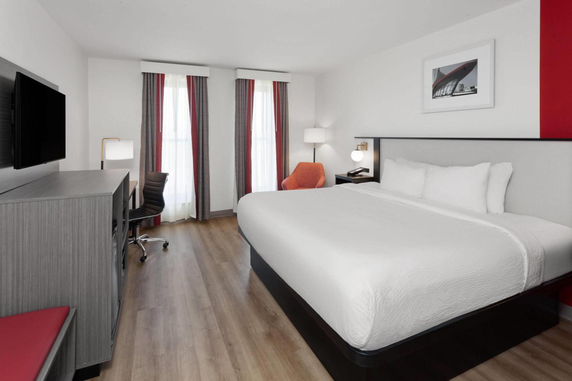 فندق Ramada By Wyndham ميلووكي المظهر الخارجي الصورة