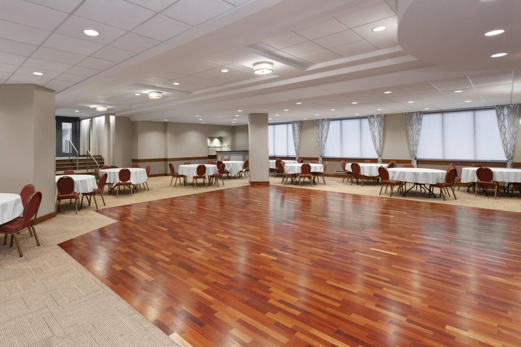 فندق Ramada By Wyndham ميلووكي المظهر الخارجي الصورة