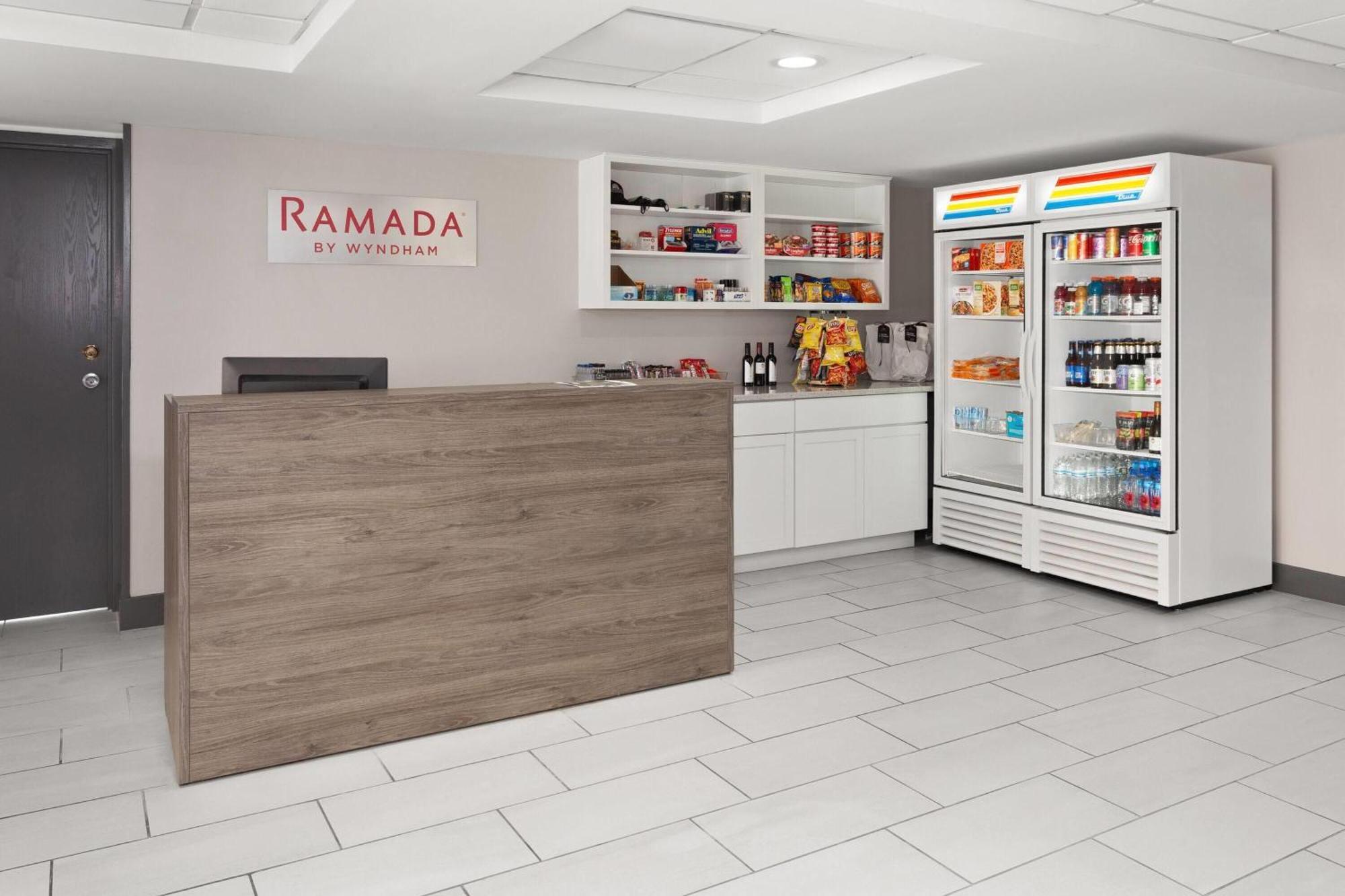 فندق Ramada By Wyndham ميلووكي المظهر الخارجي الصورة