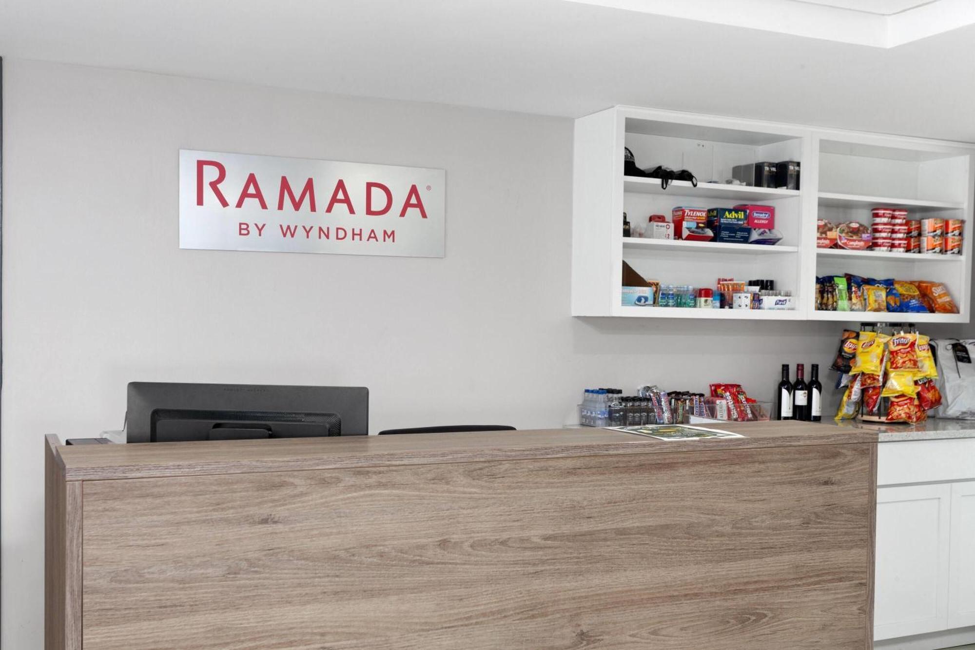 فندق Ramada By Wyndham ميلووكي المظهر الخارجي الصورة