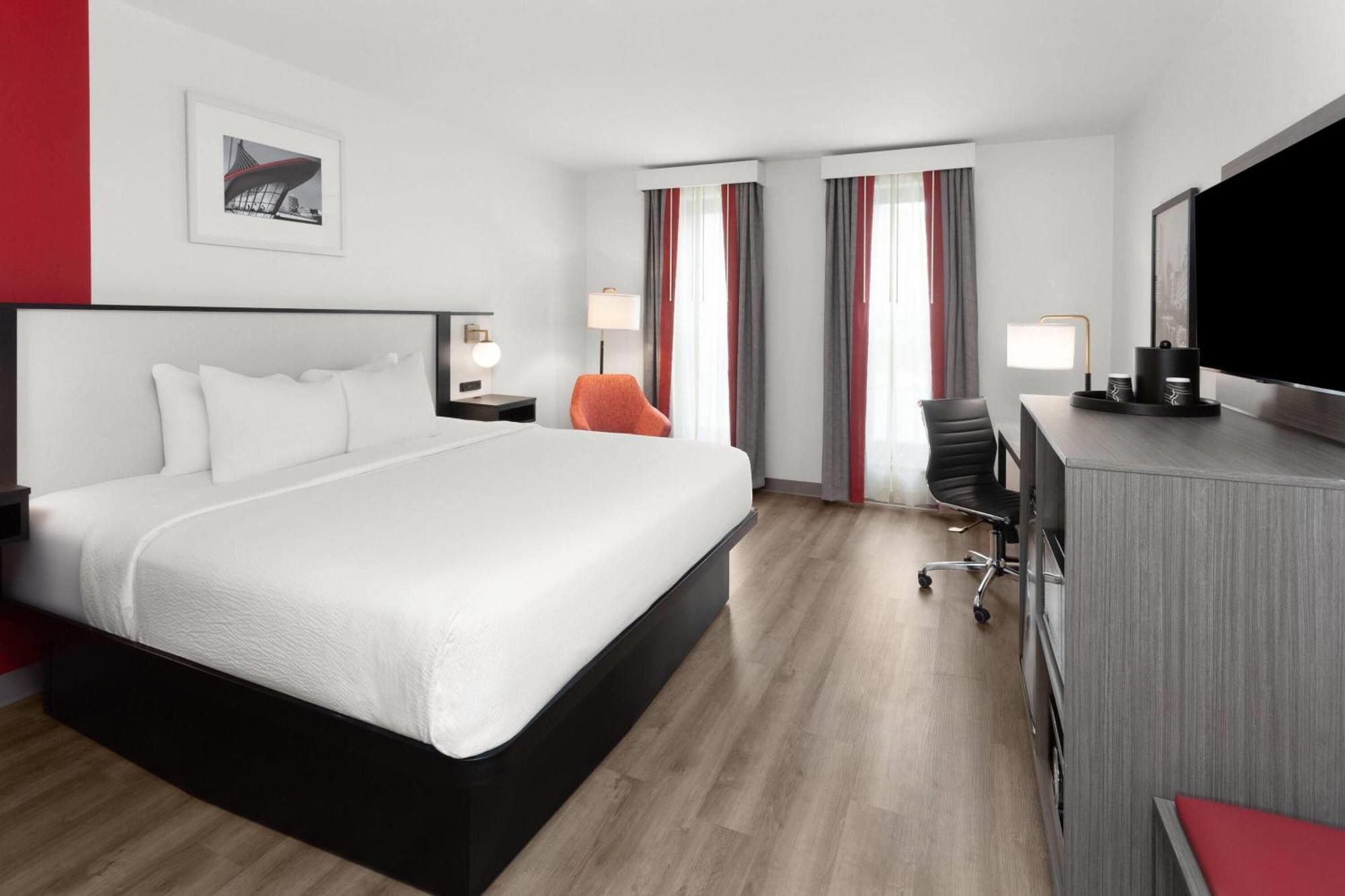 فندق Ramada By Wyndham ميلووكي المظهر الخارجي الصورة